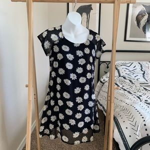🚫SOLD Urban outfitters floral daisy shift dress